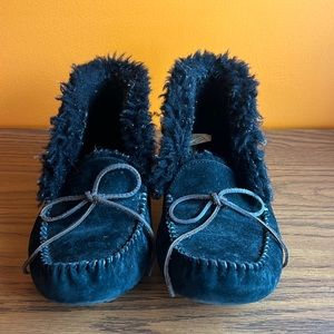 Black UGG Alena slippers/moccasins. Size 9.